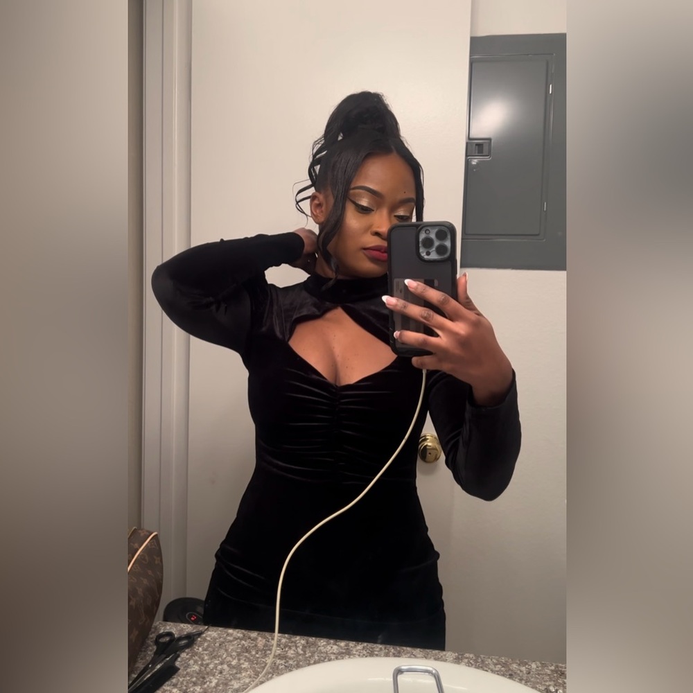 Black Velvet Long Sleeve Mini Dress